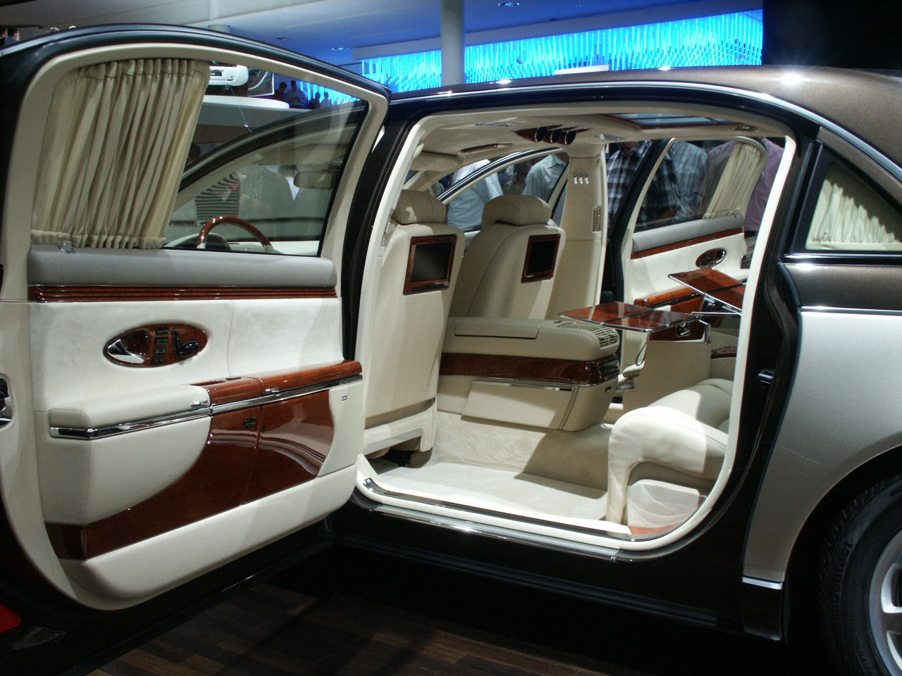 FastCarsMaybachCarThe8MillionDollarPhots FastCarsMaybachCarThe8MillionDollarPhots